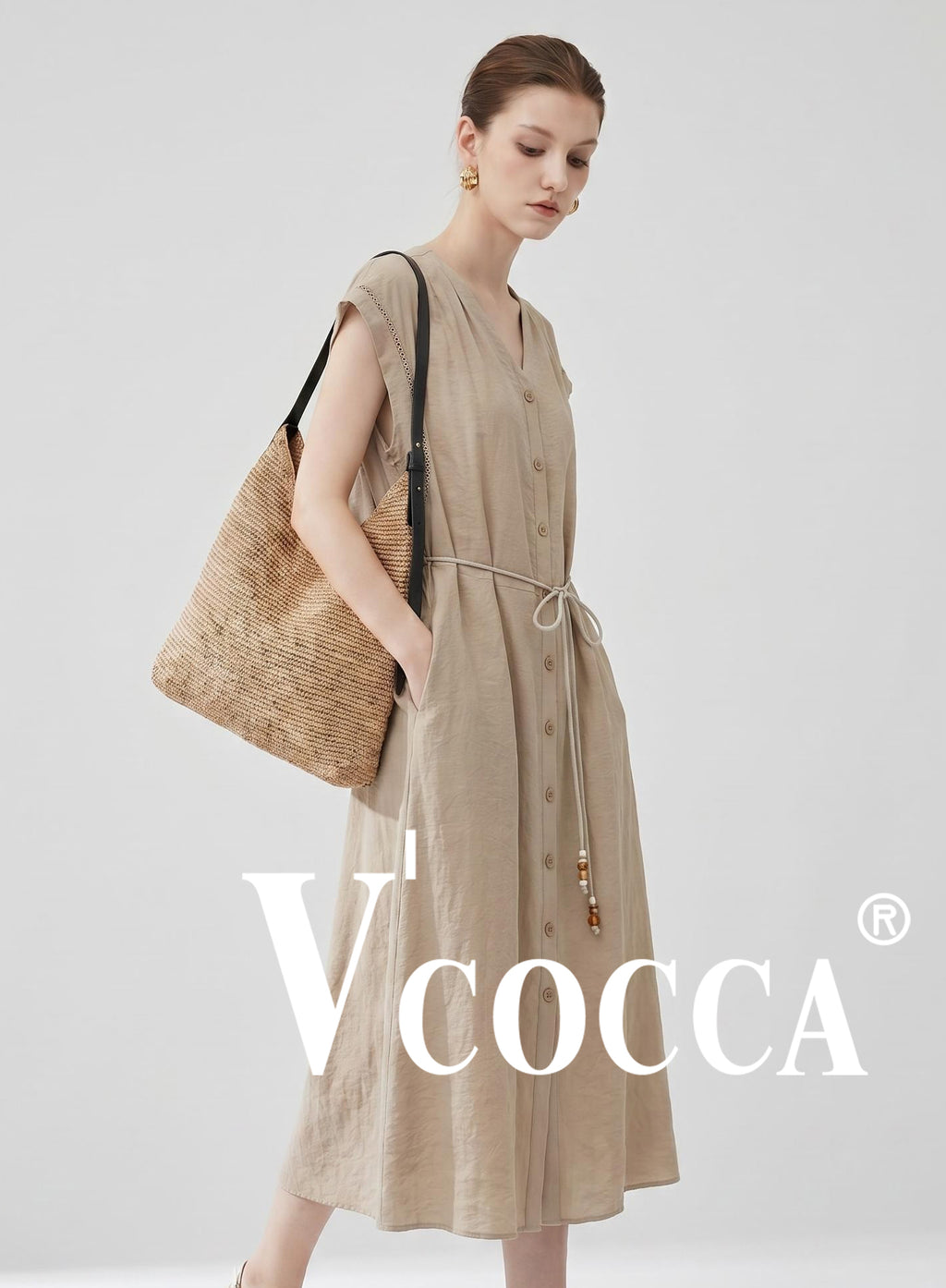 V'COCCA E262028 萊賽爾醋酸木耳邊V領短袖上衣