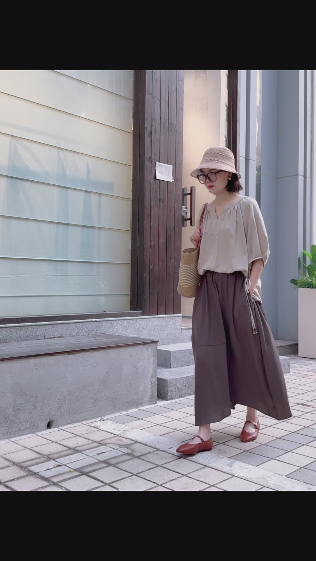 V'COCCA E262032 隨性V領繫帶蓬袖襯衫 | 通勤/度假/日常全场景适配