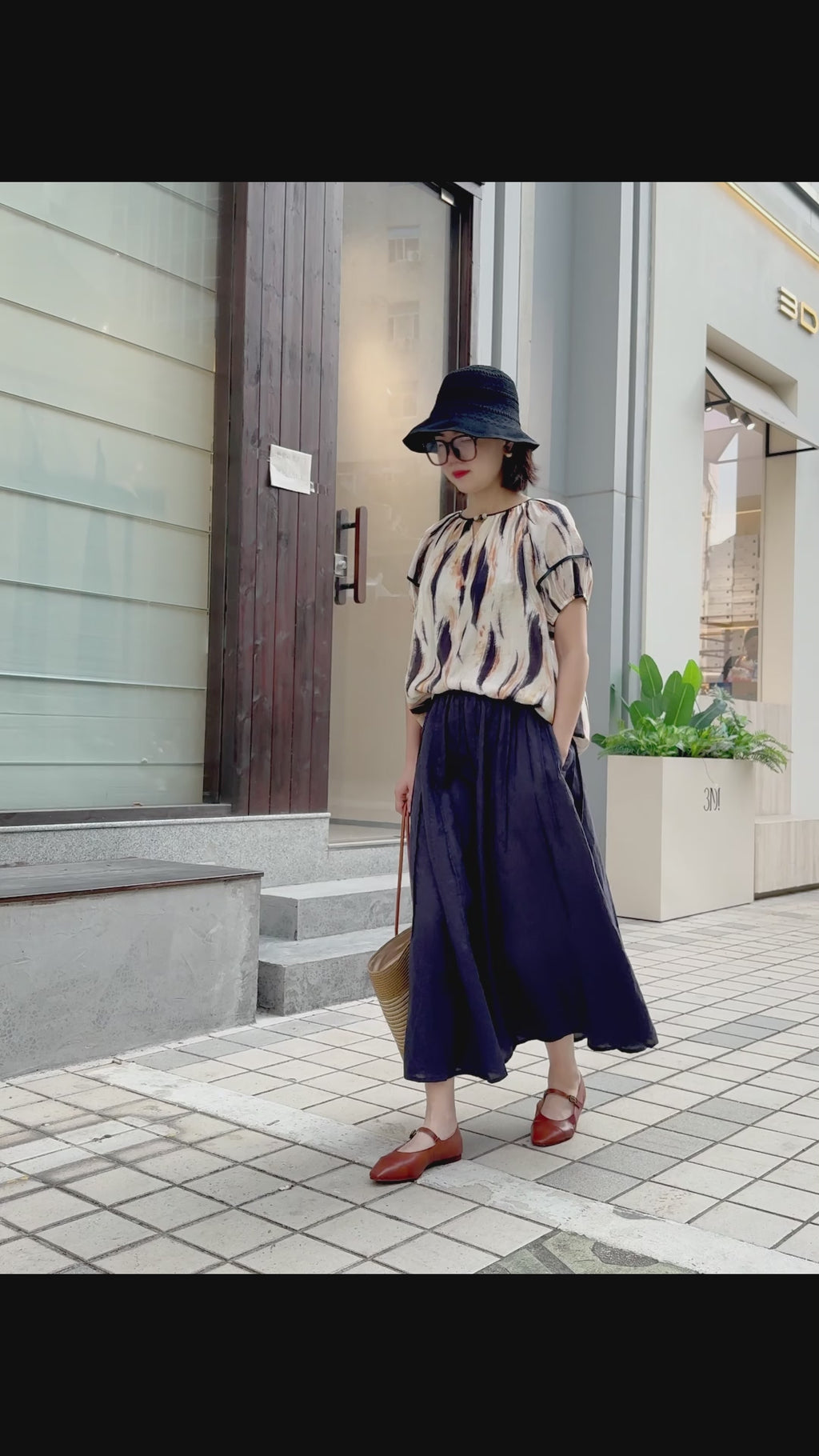 V'COCCA E262037 藝術感筆觸印花｜寬鬆泡泡袖圓領上衣
